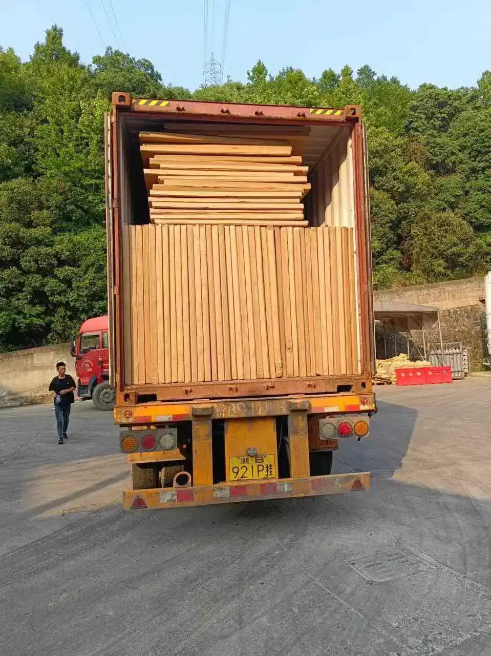 Kontener załadowany towarem klienta do transportu z Chin